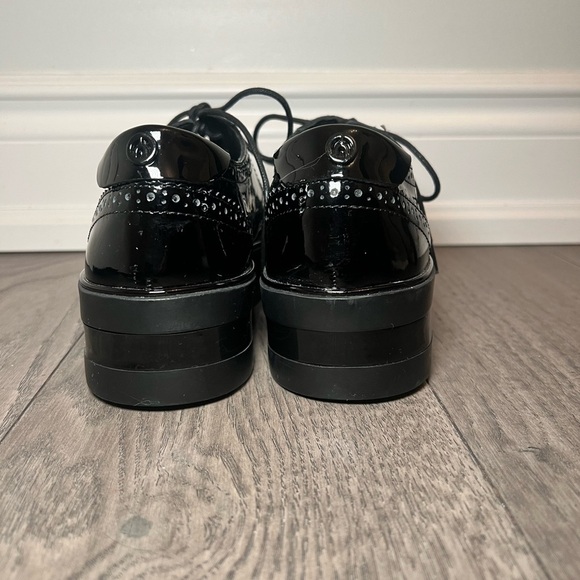 The Wishbone Collection Black Women’s Dress Shoes - Picture 3 of 5